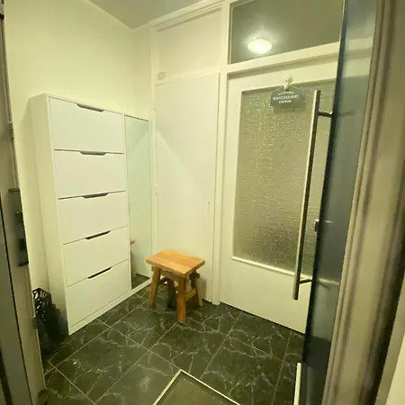 Ubytování v soukromí Spacious In A Suburb Of *